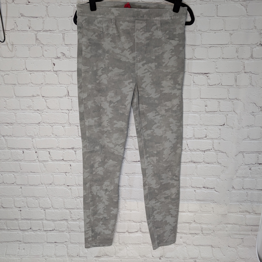 SPANX Women's Gray Camouflage Leggings